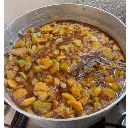 Cuisson de nos coings pour confection de la gelée et de la pate de coings.