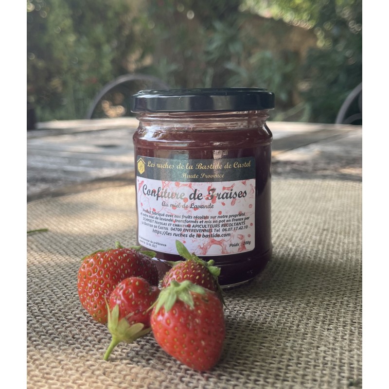 Pot de confiture de fraises maison au miel de lavande